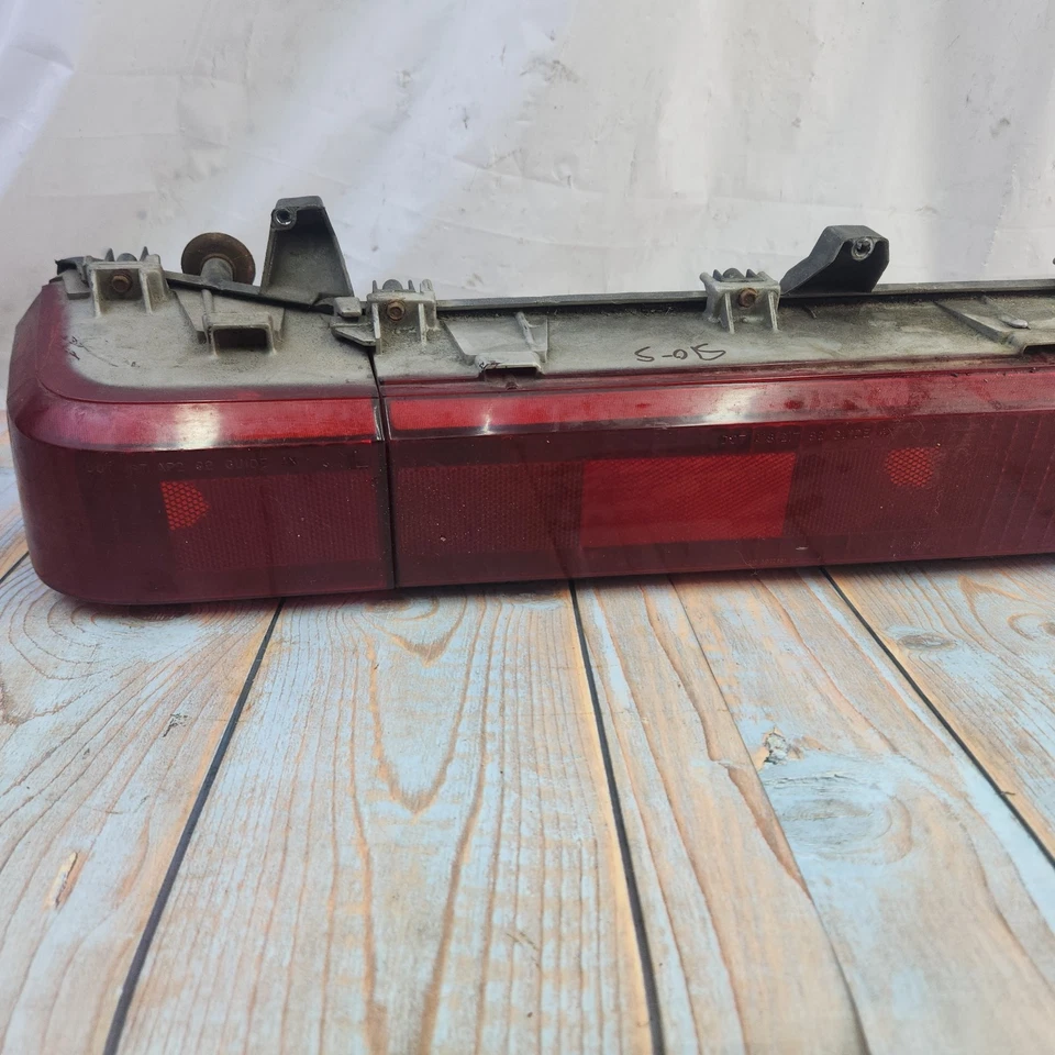 GM 5970311 1980-1981 Buick Skylark Limited LH luz trasera roja señal de giro OE usado Foto 3 de 4