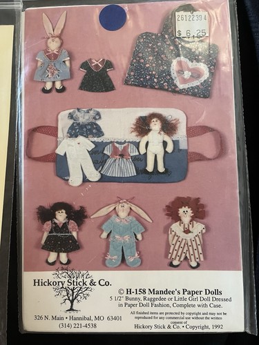 Vintage ungeschnittenes Schnittmuster 5 Stoffpuppen & Hase plus 8 Outfits & Tragetasche
