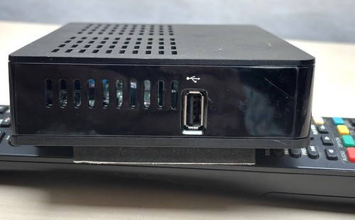 AMIKO MINI COMBO HD DIGITAL SATELLITE & T2 TERRESTRIAL CABLE RECEIVER MEN/LOCKED - Picture 4 of 6