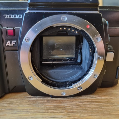 Minolta 7000 35mm SLR Film Camera + 35-70mm AF Lens Kit Original Box Full Set Up - Picture 11 of 24