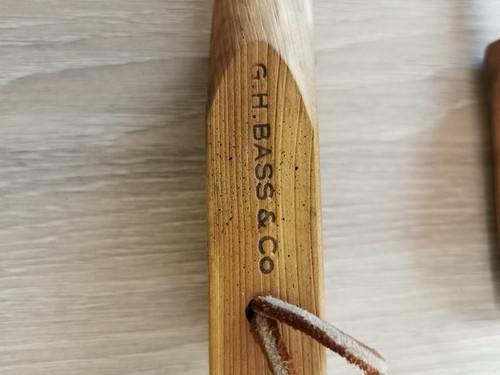 G.H Bass & Co Shoe Trees Cedar Wood Pair Medium Spring Loaded Vintage - Picture 2 of 3