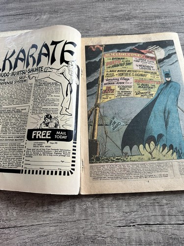 Detective Comics #440 And #442 (DC Comics April-May And Aug-Sept 1974) - Picture 12 of 17