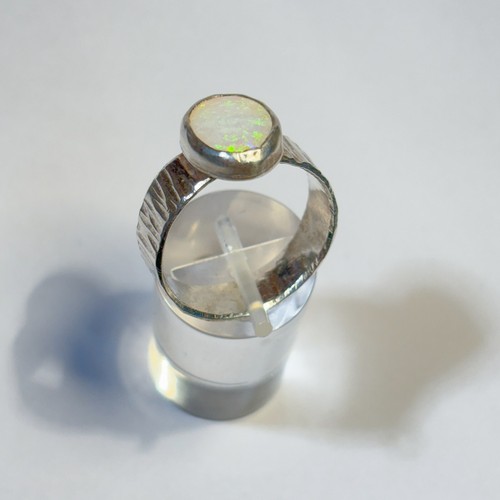 Australian White Oval Band Opal Ring Green - 925 Silver - Size V - 11 RN-103 - Picture 4 of 7