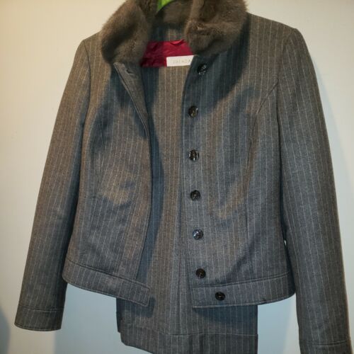 Nuevo sin etiquetas Traje Escada Cashmere Gris A Rayas Cuello Visón Talla 36 - Imagen 2 de 12