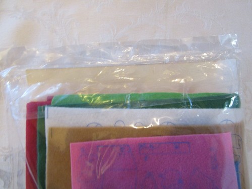 Vintage BUCILLA Feltro GONNA ALBERO Kit NATALE MATTINA Albero Giocattoli #82926 43"W 1991 - Foto 6 di 7