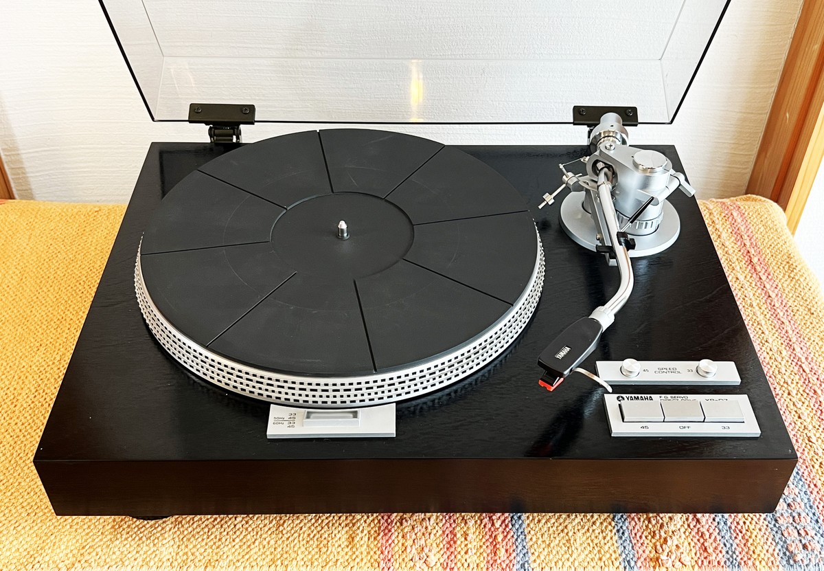 Yamaha YP-D7 Direct Drive Record Player Turntable Confirmed Yamaha YP-D7 Direct Drive Record Player Turntable Confirmed