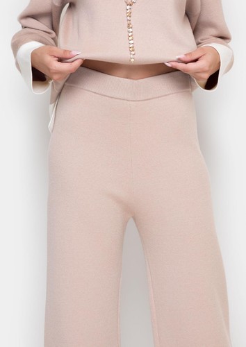 Womens Elegant and Comfortable Viscose Suit from Samange – Perfect for Any Occas - Picture 9 of 10