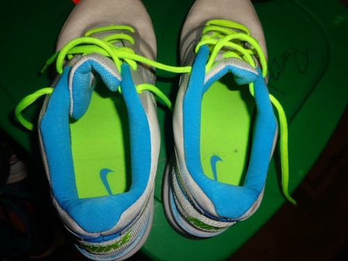 Nike Running Shoes Womens Sz 11 White Blue Gray Neon Sneakers 649845-174 - Picture 5 of 6