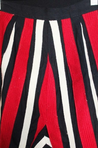 RARE VINTAGE 1960'S THICK WOOL RED, BLACK & WHITE CAPRIS SIZE 24" WAIST - Picture 2 of 4