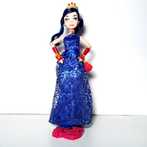 Disney Descendants 2 Evie Isle of the Lost Royal Yacht Doll