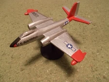 Built 1/144: American MARTIN RB-57B Aircraft USAF