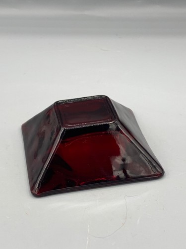 Vintage Anchor Hocking Glass Ashtray Royal Ruby Red Square 3 1/2" - Picture 3 of 4
