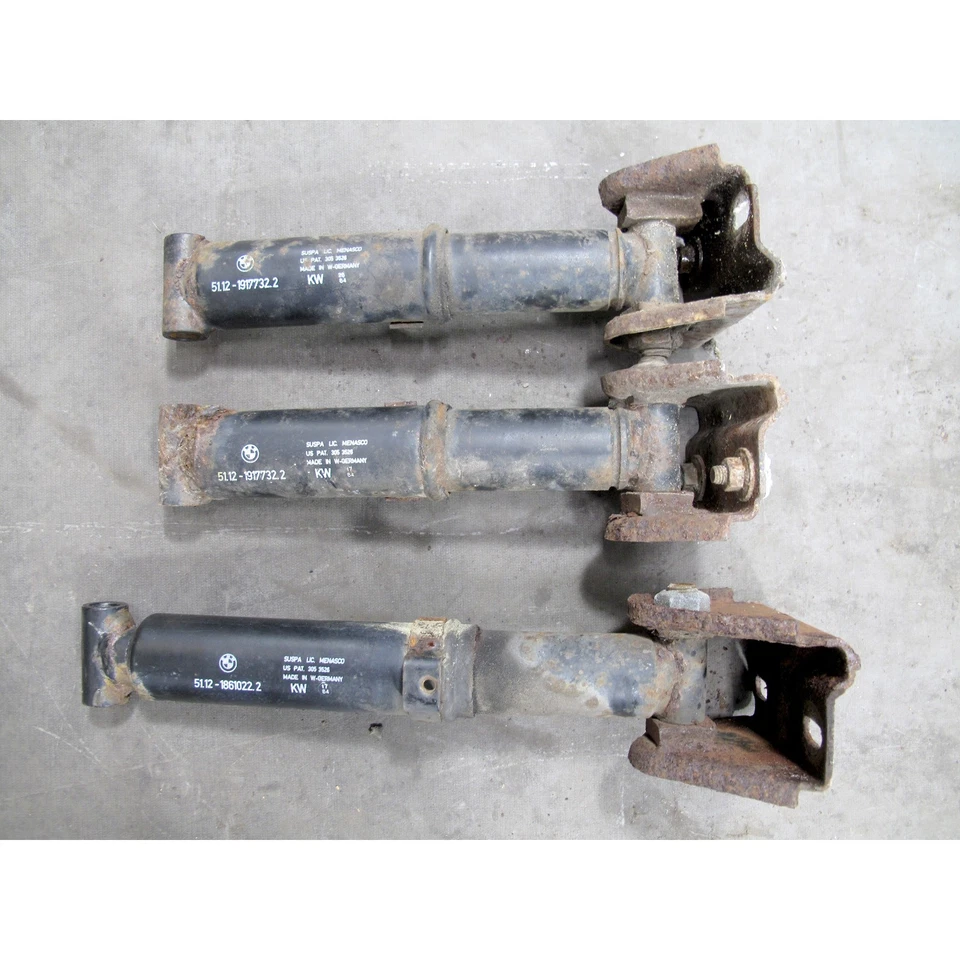 Damaged 1980-1987 BMW E24 OEM Aluminum Rear Bumper Baltic Blue 633CSi 635CSi M6 - Image 2 of 4