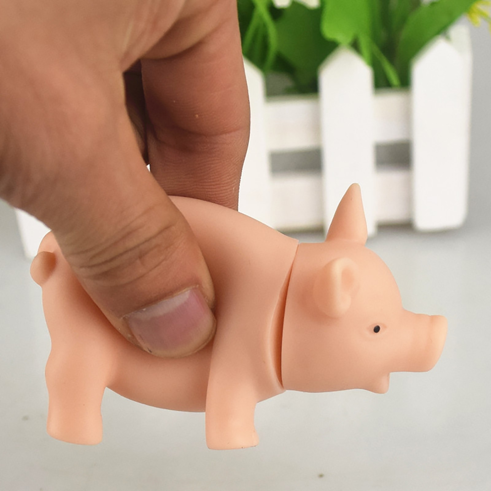 Funny Snorting Pig Cartoon Squeaky Toy For Stress Relief Easy To Use