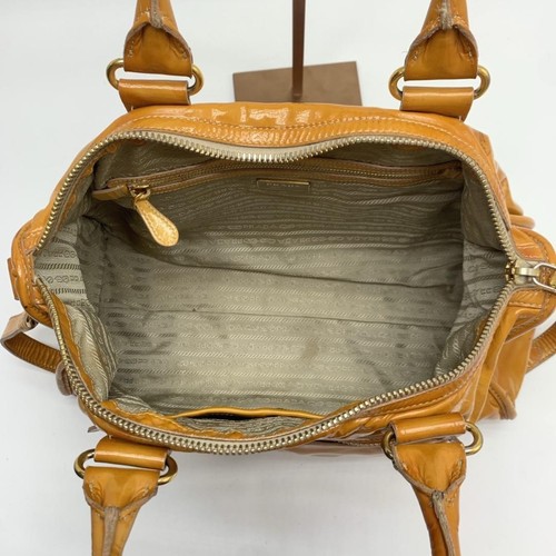 PRADA Handtasche Beuteltasche Handtasche 2-Wege Lackleder gelb orange echt - Bild 12 von 24