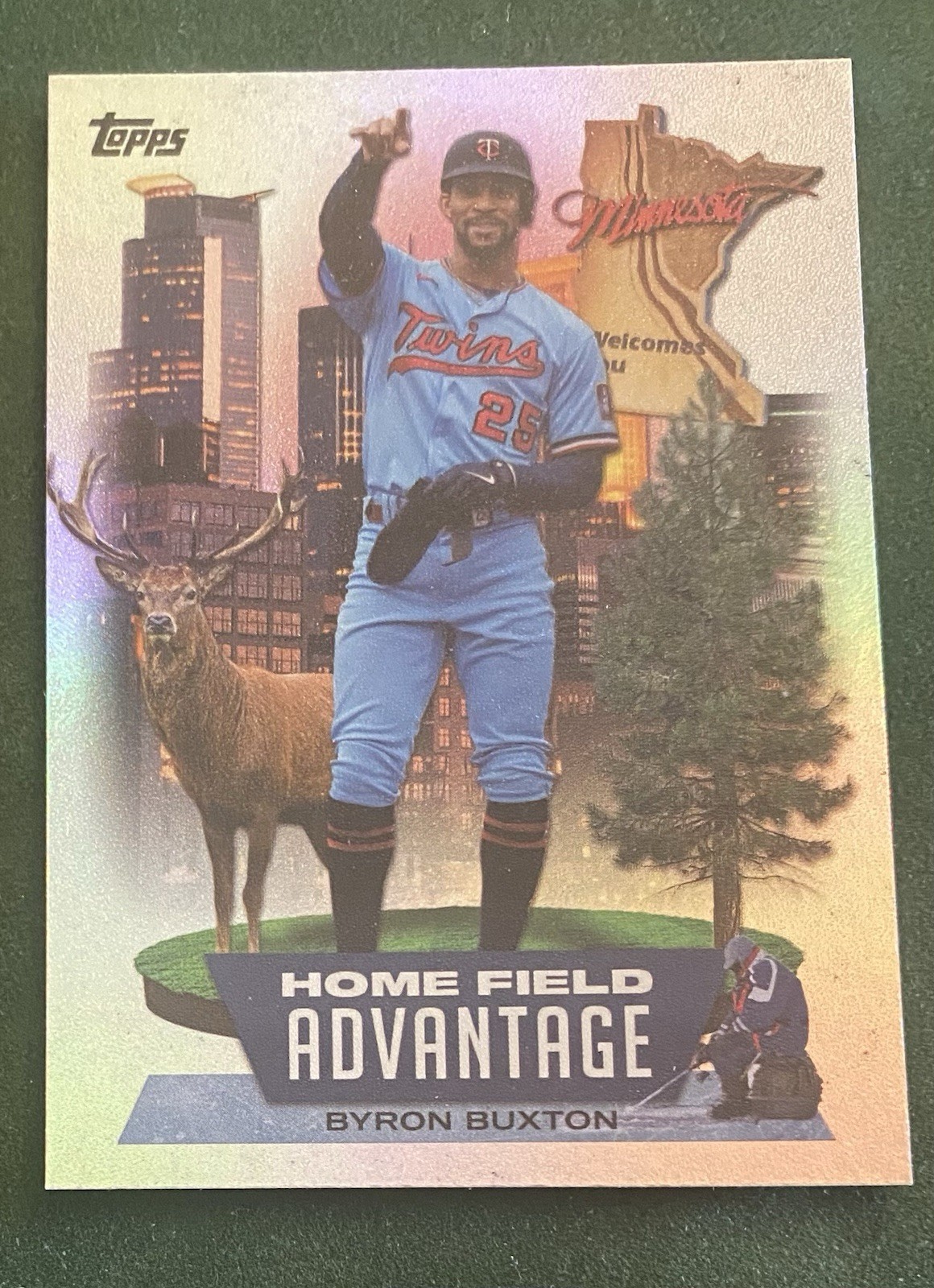 2022 Topps Byron Buxton ( TWINS ) HOME FIELD ADVANTAGE INSERT Card! CASE HIT SP