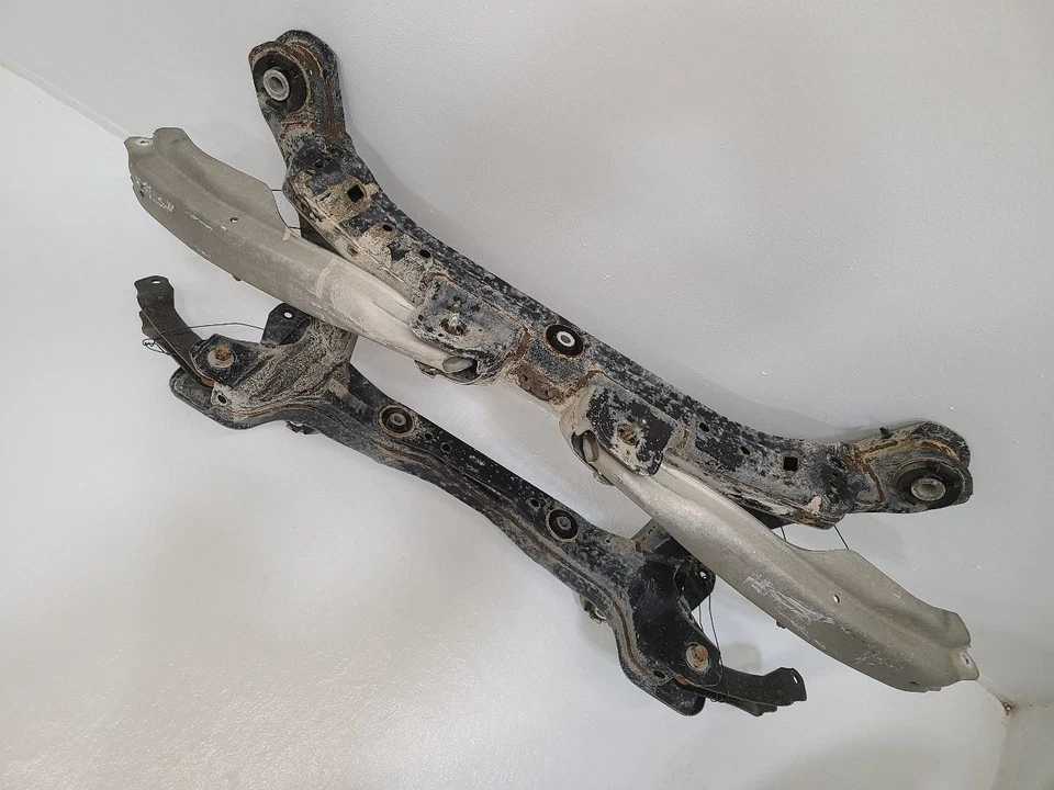 2015-2017 CHRYSLER 200 Crossmember K Frame Rear Sedan AWD 68165810AE Foto 2 de 4