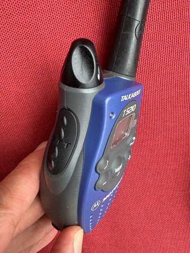 2× Motorola Talkabout T5210 FRS Walkie‑Talkies 14‑Channel, Scan USED WORKING - Picture 5 of 10