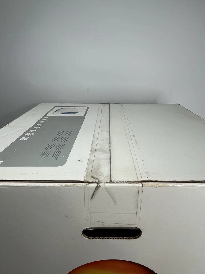 Apple eMac A1002 All in One computer PC G4 with Keyboard and Mouse (New SEALED) - Image 3 of 4