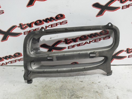 TOYOTA AVENSIS 03-06 FOG LIGHT GRILL COVER TRIM (FRONT PASSENGER SIDE) -XBGL0050 - Picture 1 of 2