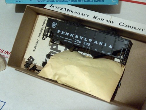 HO Con- Cor PRR Pennsylvania 2 Bay Hopper w/load 220300 kit# 1062 - Picture 3 of 3