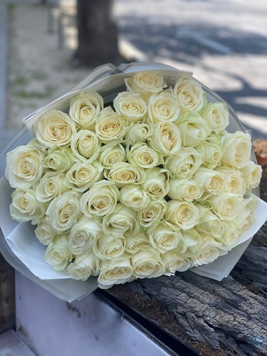 Fresh Elegant Roses Flower Bouquet 50 Stems (Single Color) - Picture 13 of 13