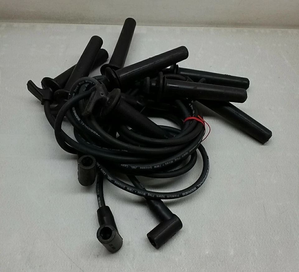 Juego de cables de bujías serie Autolite Professional 7 mm negro 69642 Foto 2 de 3