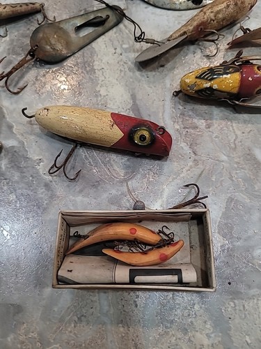 Lotto esche da pesca vintage per ricambi o decorazioni - Foto 5 di 5