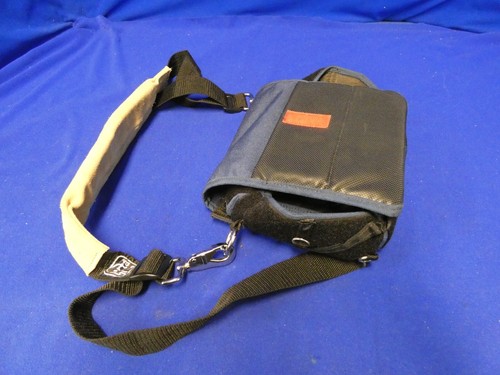 Porta Brace MO-LH900 Flat Screen Monitor Case w/Porta Brace Strap - Picture 4 of 6
