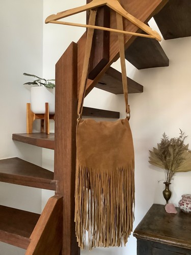 Boho Tan Suede Leather Crossbody/Shoulder Bag With Fringe BNWOT - Picture 2 of 7