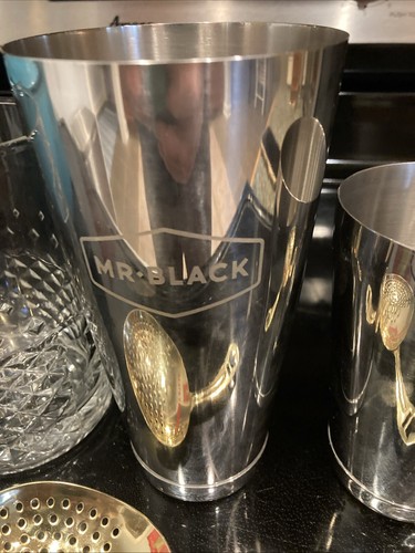 Mr Black Crystal Cocktail Mixing Glass 24oz Stirring Glass Shaker & Strainer NEW - Picture 3 of 9