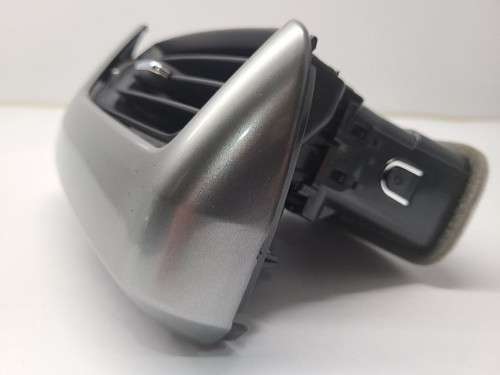 2014-2019 CHEVROLET SILVERADO 1500 RIGHT RH OUTER VENT W TRIM SILVER - Picture 3 of 12