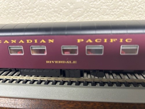 CANADIAN PACIFIC RAILWAY 10-5 SLEEPER " RIVERDALE" w/INTERIOR LEDs HO Scale NEW - Picture 3 of 20