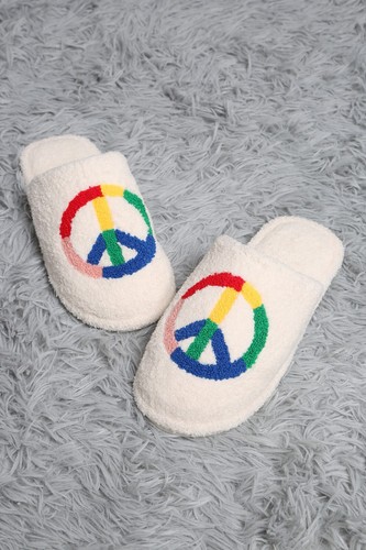 ComfyLuxe Patterned Embroidered Slippers - Picture 19 of 25