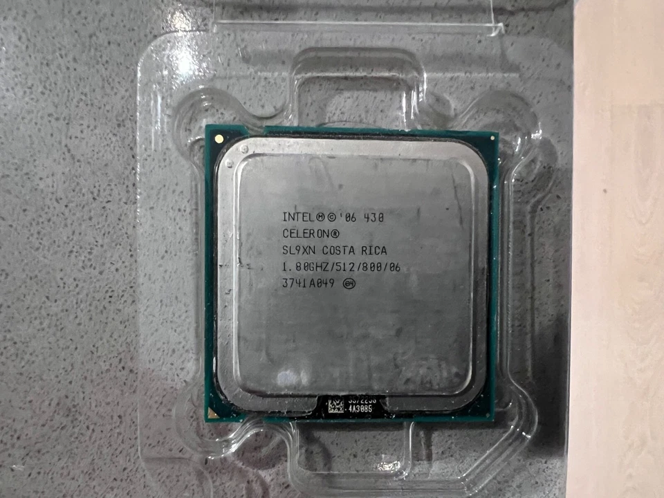 Celeron 430 Intel 1.8 GHz CPU Processor SL9XN LGA 775 Processor 512k/800 MHz - Image 2 of 2