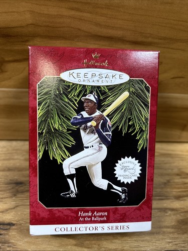 Hallmark Keepsake Hank Aaron At The Ballpark Series #2 1997 CON TARJETA - Imagen 1 de 4
