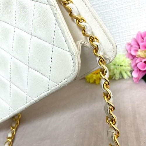 CHANEL Matelasse White Chain Shoulder Bag Push Lock Lambskin Used - Picture 8 of 15