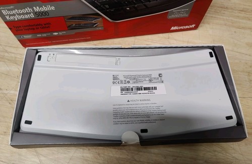 Microsoft Bluetooth Mobile Keyboard 5000 NO BATTERIES - Picture 5 of 8