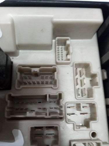 284B7EG01A 2006-2010 Infiniti M35 M45 IPDM Power Distribution Module Fuse Box - Picture 10 of 15