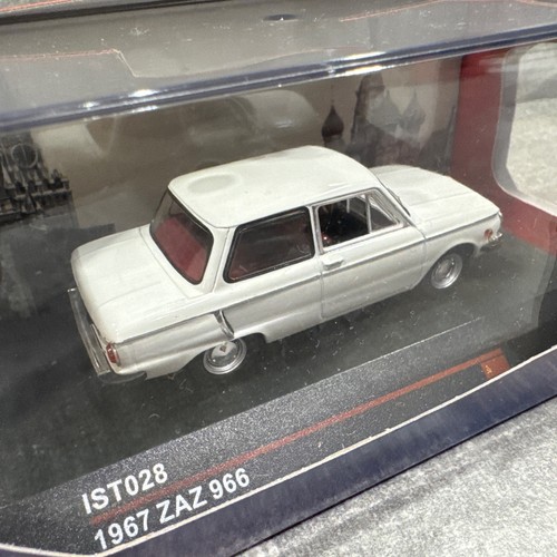 1:43 IST Models ZAZ 966 1967 - IST028 - Bild 4 von 9