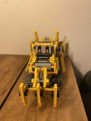 LEGO TECHNIC: Motorized Bulldozer (8275) With Manual no case - Picture 7 of 10
