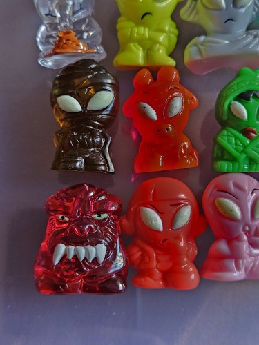 Gogo's Crazy Bones Aliens 1999 Magic Box inc. Bundle, Painted, Glow In The Dark - Picture 3 of 5