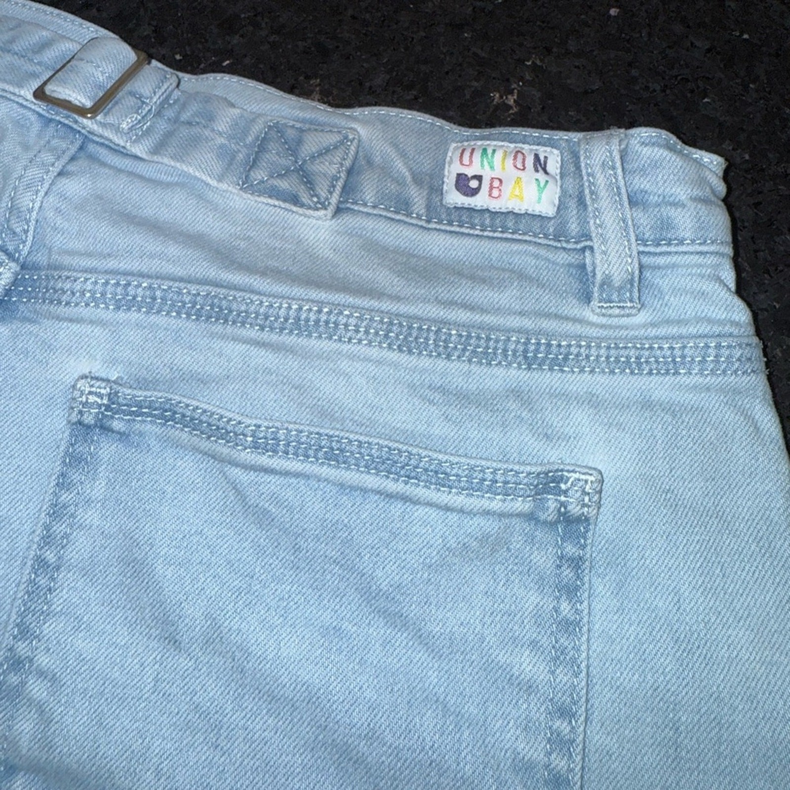 Picture 4 of 12