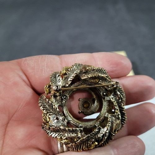 Vintage Brooch Wreath Signed ART Arthur Pepper jewelry Two Toned 1.75" - Picture 9 of 14