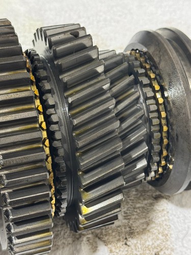 1988-1991 CHEVY SM465 MANUAL 4 SPEED MAIN GEAR SHAFT 4X4 WITH GEARS USED OEM - Picture 7 of 14