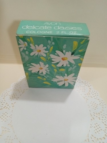 NEW Vintage 1970s Avon “DELICATE DAISIES” Cologne 2oz AND Talc Powder 2oz. Nice! - 第 5/24 張圖片