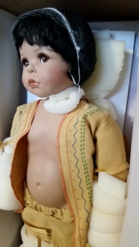 Paradise Galleries ~Gentle Bear Doll By Kelly RuBert Native American. NRFB - Bild 7 von 12