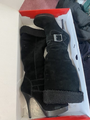 Guess Gwedesia black suede boots size 8M - Picture 3 of 13