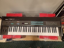 Yamaha DX-9 Sythesizer Keyboard