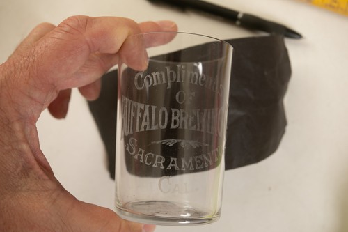 Compliments of Buffalo Beer Glass (B5A/JSF6) Pre Prohibition Sacramento - Picture 16 of 16
